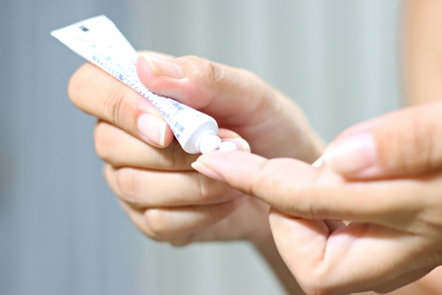 まずは皮膚科にいく