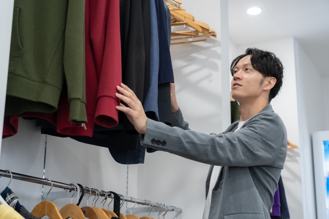 新しい服を買う